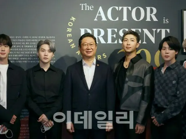 “大統領特使“「BTS（防弾少年団）」、大役果たし明日(24日)韓国に帰国...文大統領「誇りに思う」