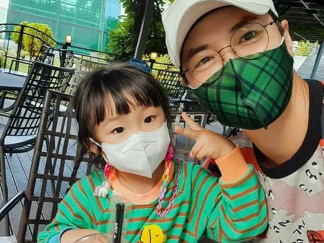 Maybee♥ユン・サンヒョン、娘と手をつないでデート…幸せな娘バカな一幕公開