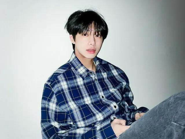 「MONSTA X」ヒョンウォン、かわいい微笑みにキュン…ほっこり彼氏ルック