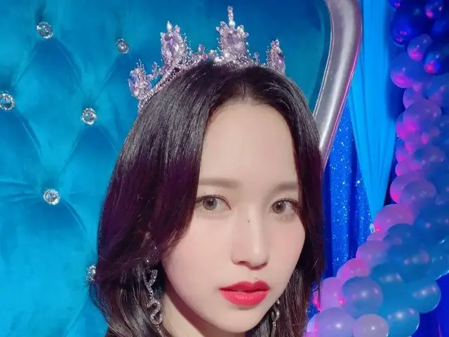 「TWICE」ミナ、まるでお姫様…目を奪う清純セクシー美