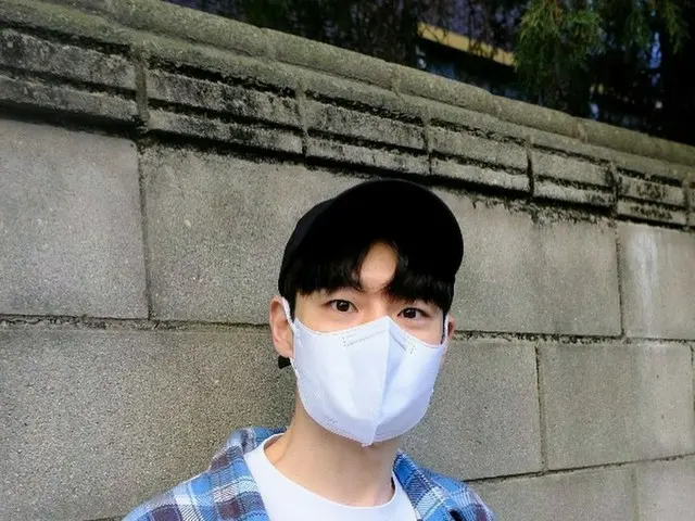 俳優イ・ジェフン、優しい笑顔にシャツ＆帽子で彼氏ルック完成
