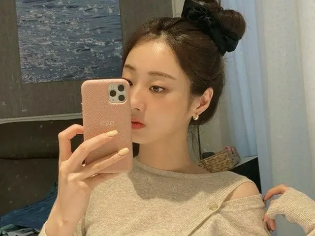 元「9muses」キョンリ、さらに美しくなった美貌…肩を出しコーデもセクシー