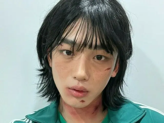 キム・ヨハン、「イカゲーム」カン・セビョクに大変身…女装もお似合いだね