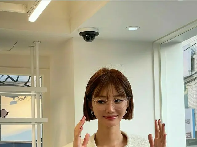 女優コ・ジュニ、おかっぱヘアのお茶目な近況…抜群のスタイルにも視線集中