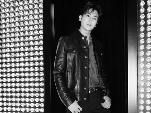 パク・ヒョンシク（ZE:A）、モノクロ写真でカッコよさ爆発