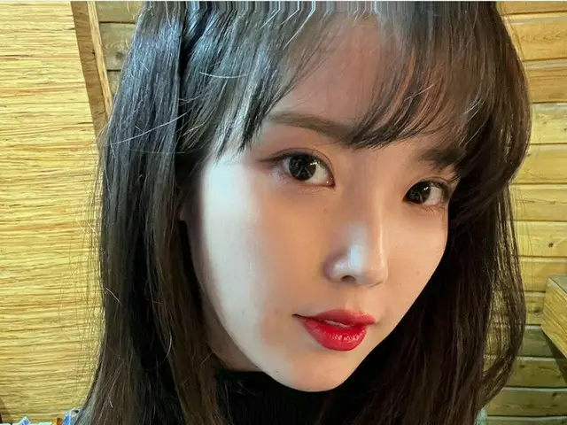 歌手IU（アイユー）可愛らしい美貌が輝く近況ショット…美しすぎるビジュアルに視線集中