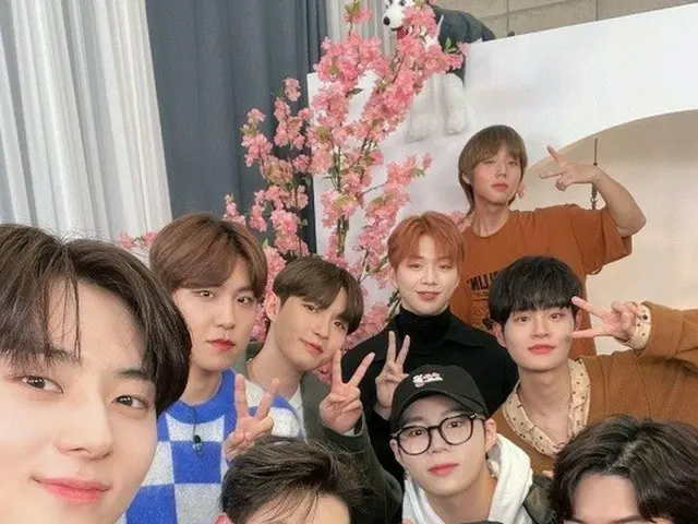 「Wanna One」活動終了後、2年10カ月ぶりに集まった!!…うれしい団体ショット
