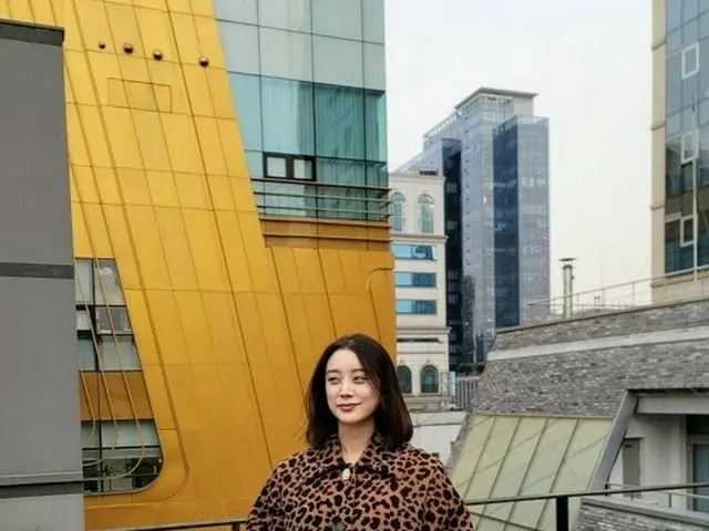 元「Wonder Girls」ヘリム、Dラインはもう隠せないね…ヒョウ柄のコートを身にまとったママ予備軍