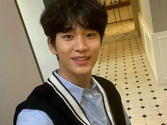 俳優キム・スヒョン、かわいさ大爆発…大学生に完ぺき変身