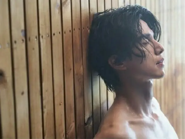 俳優イ・ドンウク、「Bad and Crazy」サウナシーン公開…正体不明の暴漢に襲われる
