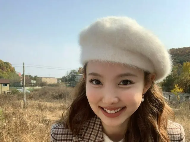 「TWICE」ナヨン、ベレー帽をかぶった美しい人形ビジュアル