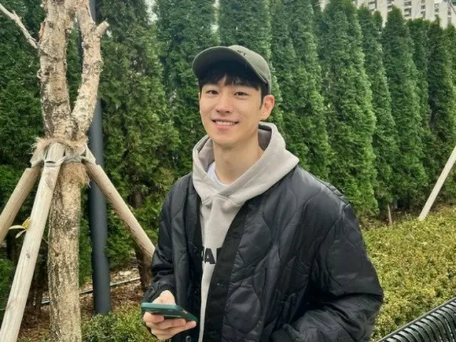 俳優イ・ジェフン、ナチュラルで温かいビジュアル…現実にはいない彼氏ルック
