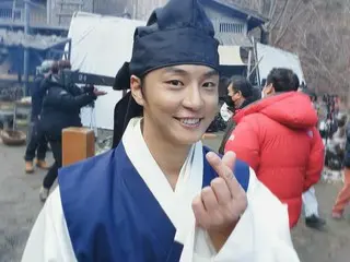 俳優ユン・シユン、韓服着て少年のようなかわいい笑顔