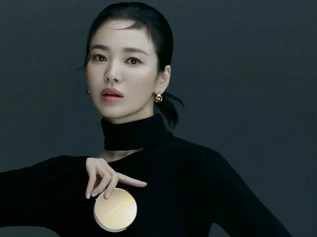 女優ソン・ヘギョ、蠱惑（こわく）的なシックムード…ますます輝く美貌