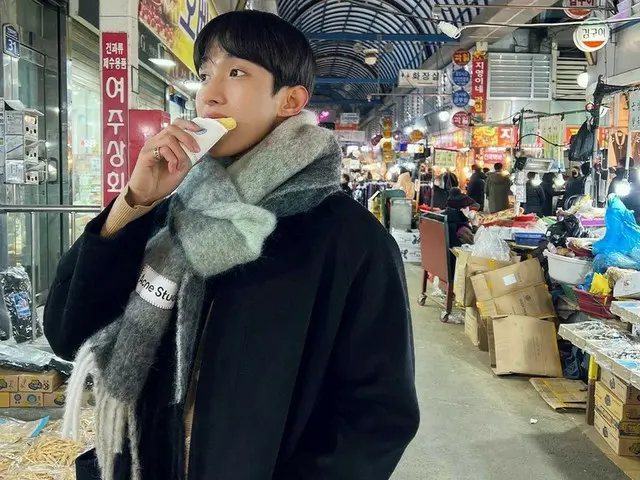 「SEVENTEEN」DK（ドギョム）、市場でホットクをほおばるかわいい日常…S.COUPS“僕も連れてって”