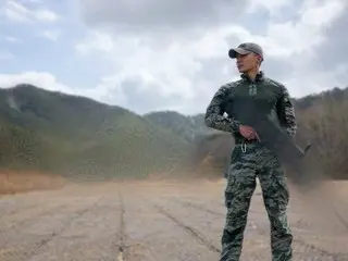 歌手ロイ・キム、海兵隊を満期除隊の感想を伝える「貴重な思い出と学びでいっぱい」