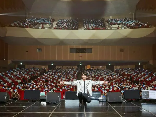 「SHINee」ミンホ、ファンパーティー終えファンたちに感謝を伝える