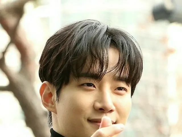 【フォト】「2PM」ジュノ、ラジオ出演のため出勤～～