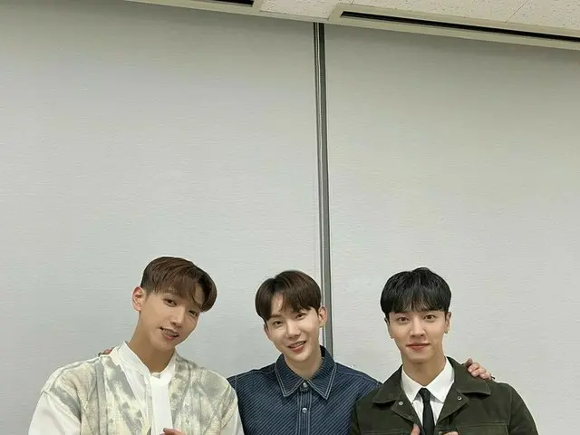 「2AM」チョグォン、「2PM」JUN. K＆「HIGHLIGHT」イ・ギグァンとのスリーショット公開…“ひととき一緒に住んだ仲”