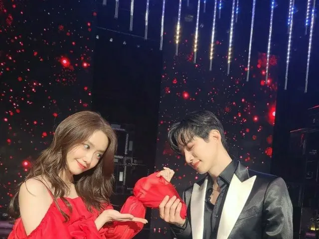 「2PM」イ・ジュノ＆少女時代ユナ、ウィットあふれる「2021 MBC歌謡大祭典」PR…”いったい誰の袖をつかんでるの！？”