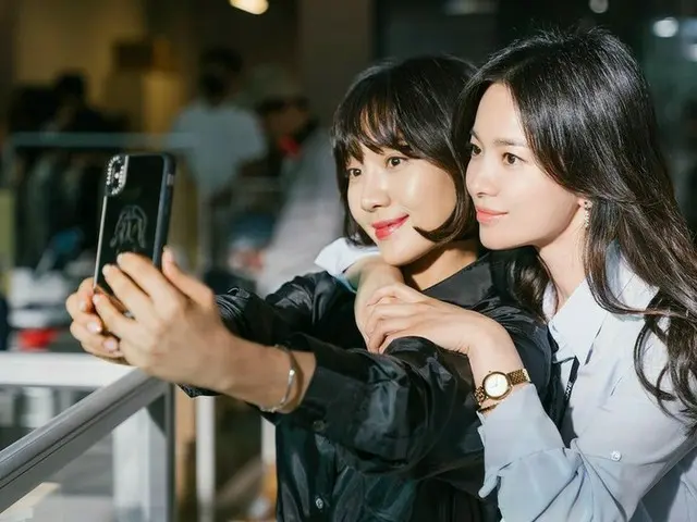 女優ソン・ヘギョ＆チェ・ヒソ、親友の密着ツーショット…「今、別れの途中です」