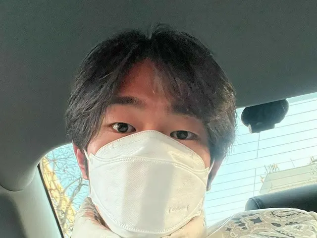 「SHINee」オンユ、車中セルフィーで近況伝える…“風邪に用心”