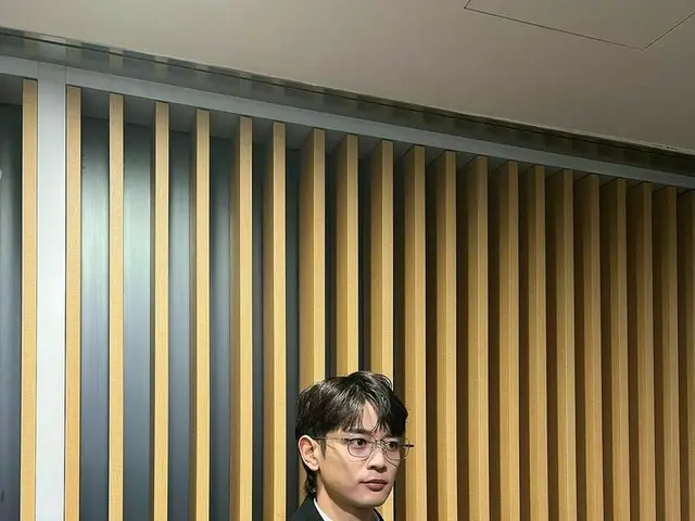 「SHINee」ミンホ、きょう（13日）「エムカ」出演…カッコいいメガネ男子「東方神起」チャンミンもとコメント