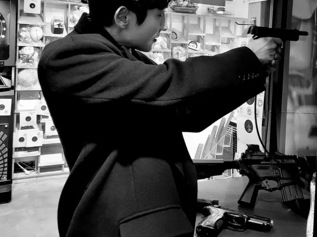俳優イ・ジュンギ、銃を撃つ姿も完ぺき!!…ただものじゃない雰囲気