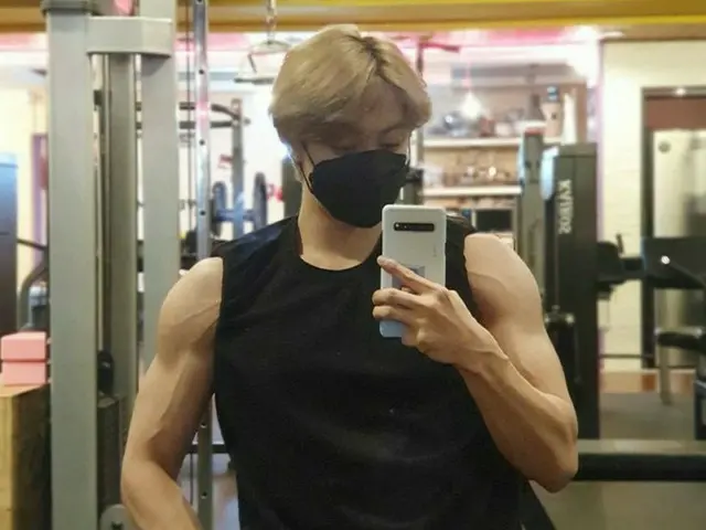 俳優ヒョヌ、ムキムキな腕にビックリ!!…ガリガリ男子から筋肉男子に大変身