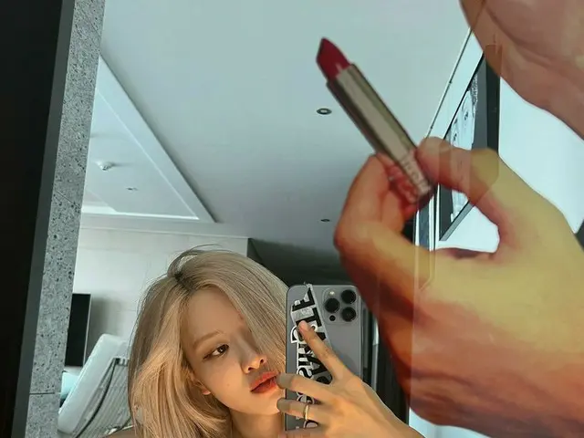 「BLACKPINK」ロゼ、スレンダーなボディ 独歩的な存在感