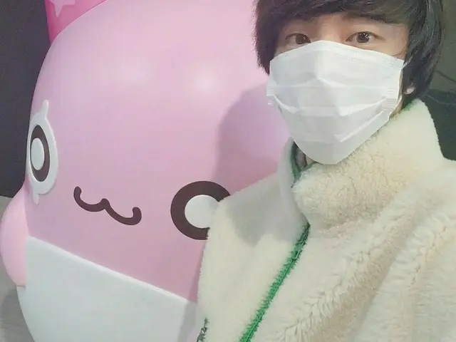 「BTS（防弾少年団）」JIN、セルフィーで旧正月のあいさつ…“楽しい旧正月を”