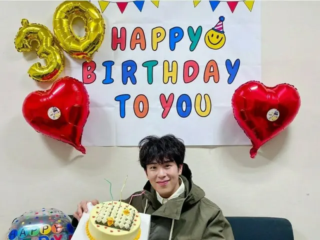 「Block B」P.O、誕生日迎えた記念ショット…こんな可愛い30歳見たことない！