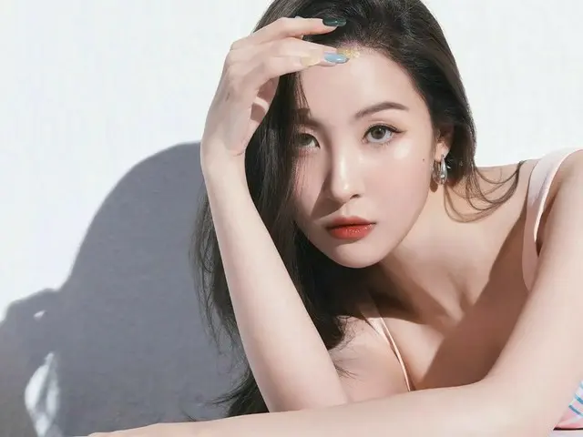 ソンミ、致命的なセクシーさでネイル誇る