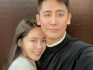 チュ・ジャヒョン♡ユー・シャオグァン夫婦、仲良しな超密着ショット公開