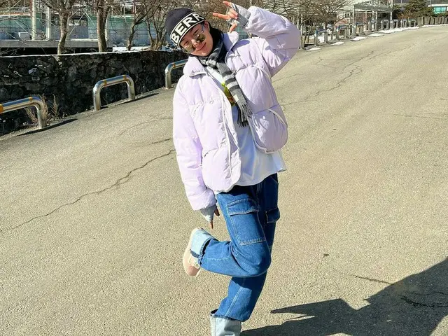 「WINNER」HOONY、かわいいポーズで近況公開