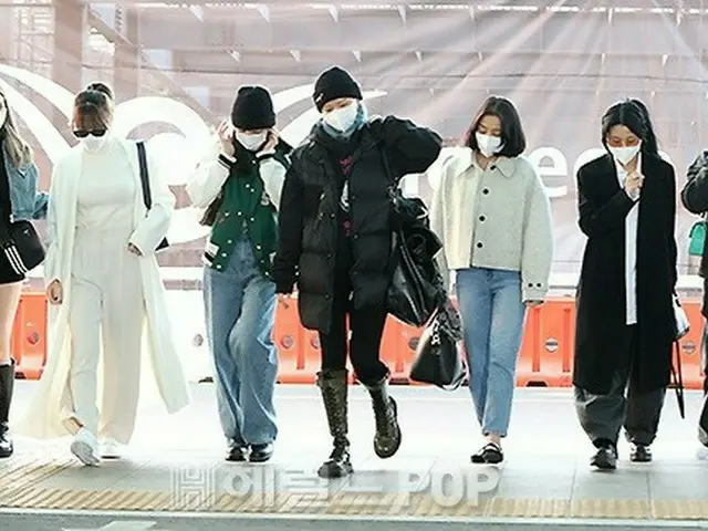 【フォト】「TWICE」、寒さの中にも最高のファッションセンス…アメリカに向け出発