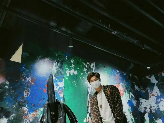 「BTS（防弾少年団）」RM、Futuraの展示会を訪問…ハイブランドファッションにも注目