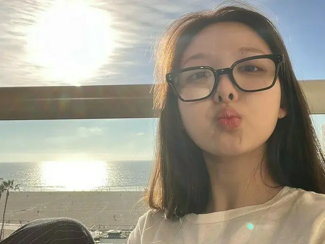 「TWICE」ナヨン、LAの夕焼けに自撮り連発？！ラブリーすぎるセルフィー