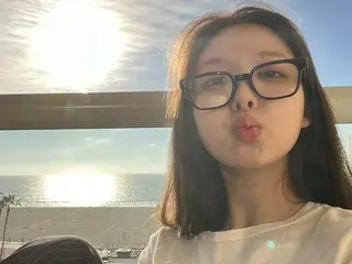 「TWICE」ナヨン、LAの夕焼けに自撮り連発？！ラブリーすぎるセルフィー
