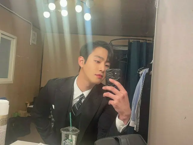 俳優アン・ヒョソプ、ドラマ「社内お見合い」の財閥3世に完全に扮した貴公子ビジュアル