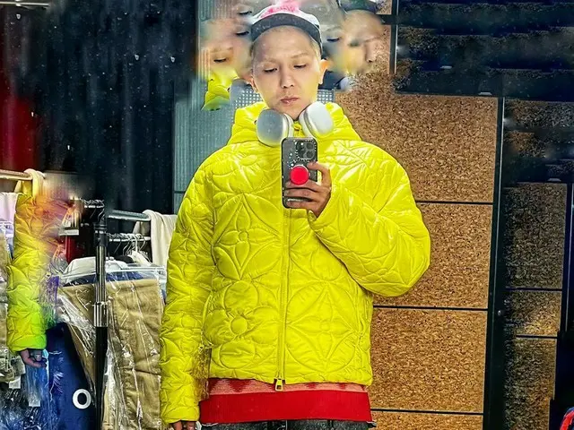 「WINNER」MINO、ハイブランドのイエローパデットジャケットで“外出準備”完了!