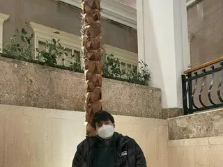 俳優コ・ギョンピョ、ラフな姿もカッコいい…ただ立っていてもグラビア