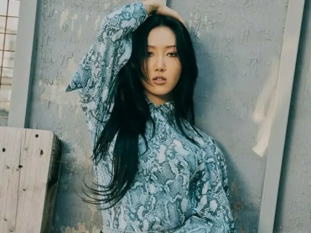 「MAMAMOO」ファサ、“LOVE YOURSELF”グラビア公開…シックなまなざし
