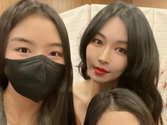 女優キム・ソヨンに会った“イ・ドングクの娘”ジェア&ソラ「お姉さんのように綺麗になりたい」