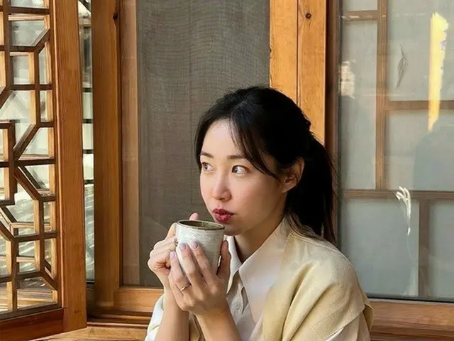 タレントのチェヒ、一児のママで大学生のような美貌…韓屋ステイでヒーリング