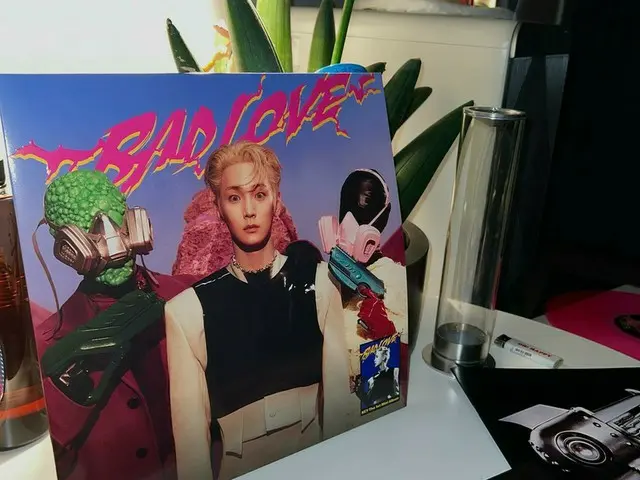 「SHINee」KEY（キー）、新型コロナ感染で自宅隔離中に届いた「BAD LOVE」LP盤を公開!!
