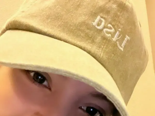「BLACKPINK」リサ、愛猫とかわいい表情がそっくり
