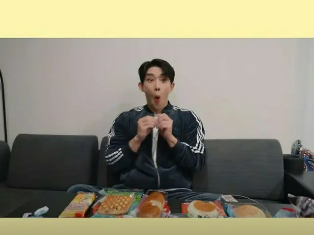 ウォノ（WONHO）、ポケモンパン開封しながら感無量…“また戻ってきてくれて幸せ”（動画あり）