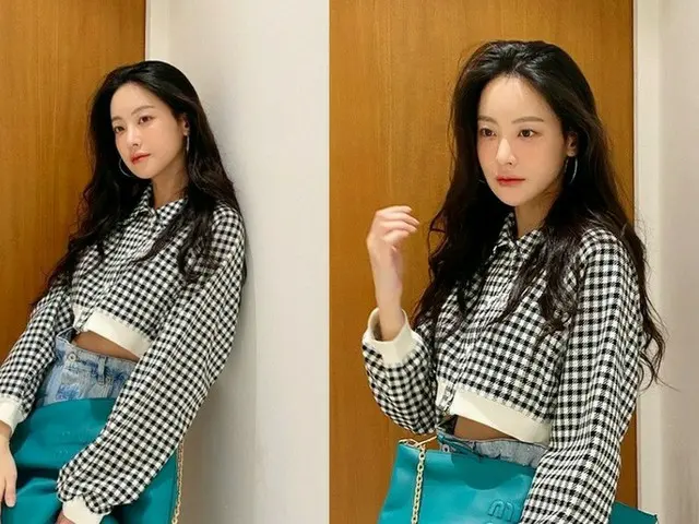 女優オ・ヨンソ、かばんもスタイルも名品…裾から覗くウエスト