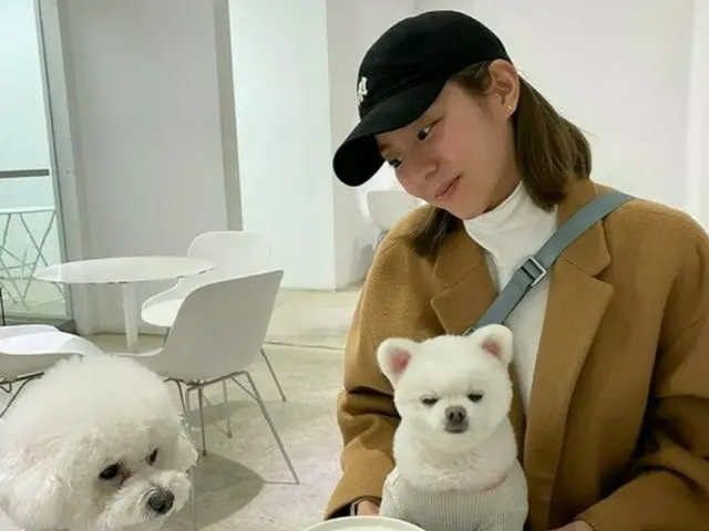 元「AFTERSCHOOL」ユイ、愛犬を見つめる眼差しは甘々…リバウンドしても完璧なVライン